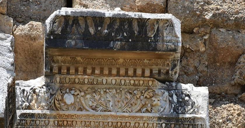 علماء آثار أتراك يعثرون على تماثيل يعود تاريخها إلى العصرالروماني