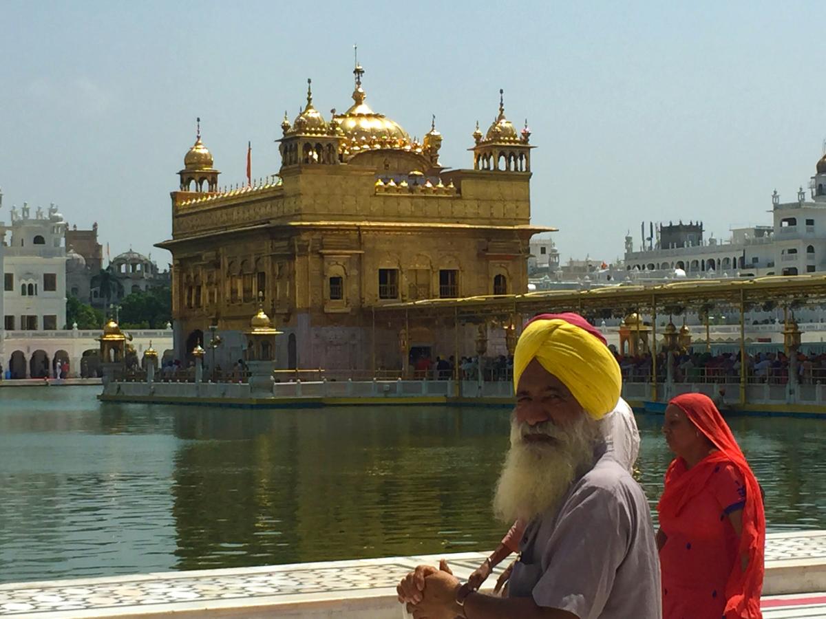 Carnets de traverse : Amritsar, des sikhs aux turbans noués dans un temple aux murs dorés